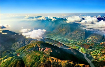 跟著怒江小編一起走進(jìn)我國最神秘的河流—怒江，從仙境通往人間！